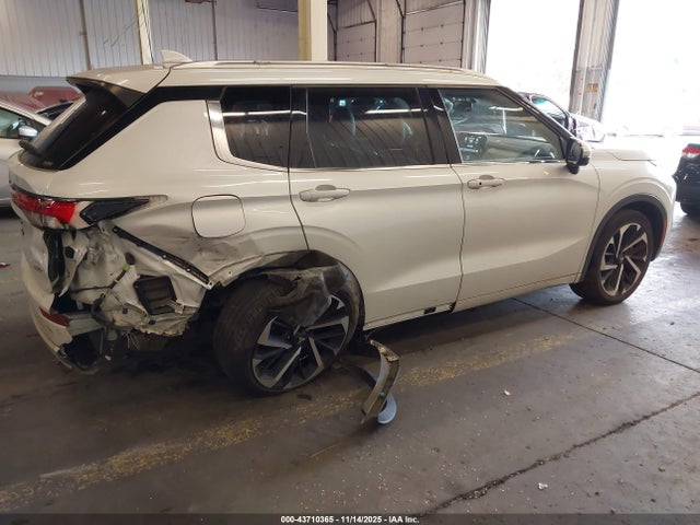 2023 MITSUBISHI OUTLANDER JA4J4VA88PZ035265 Photo 3