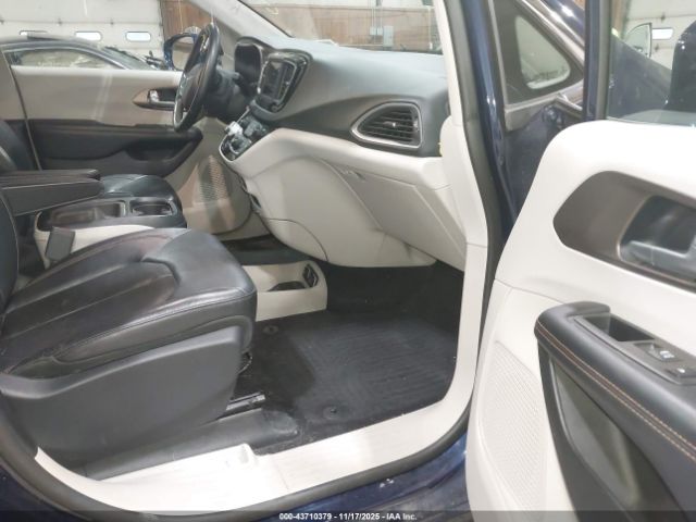 2018 CHRYSLER PACIFICA 2C4RC1BG6JR280691 Photo 4