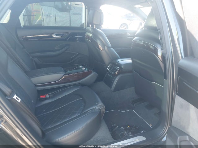 2017 AUDI A8 L WAU43AFD2HN021047 Photo 7