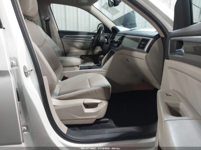 2018 VOLKSWAGEN ATLAS 1V2DR2CA1JC501081 Photo 4