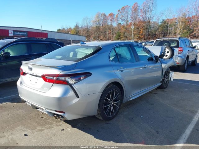 2021 TOYOTA CAMRY 4T1G11AK8MU402795 Photo 3