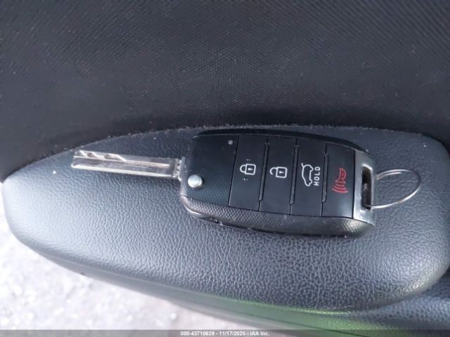 2014 KIA SOUL KNDJN2A27E7041483 Photo 10