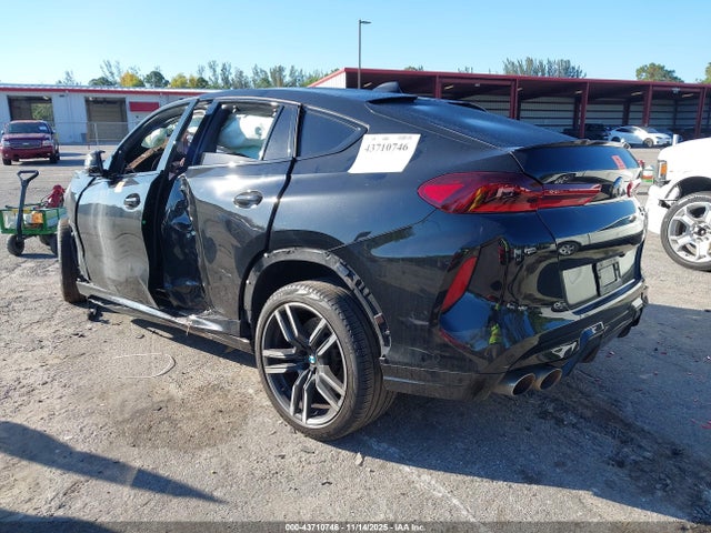 2021 BMW X6 M 5YMCY0C04M9G12375 Photo 2