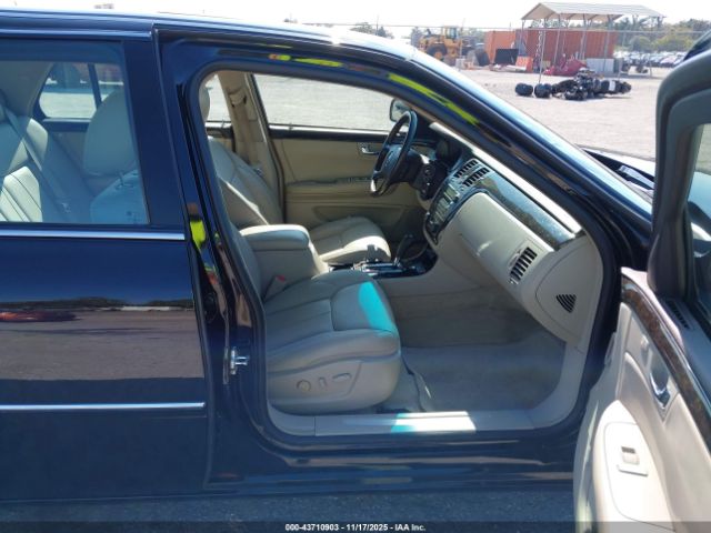 2011 CADILLAC DTS 1G6KD5E69BU144961 Photo 4