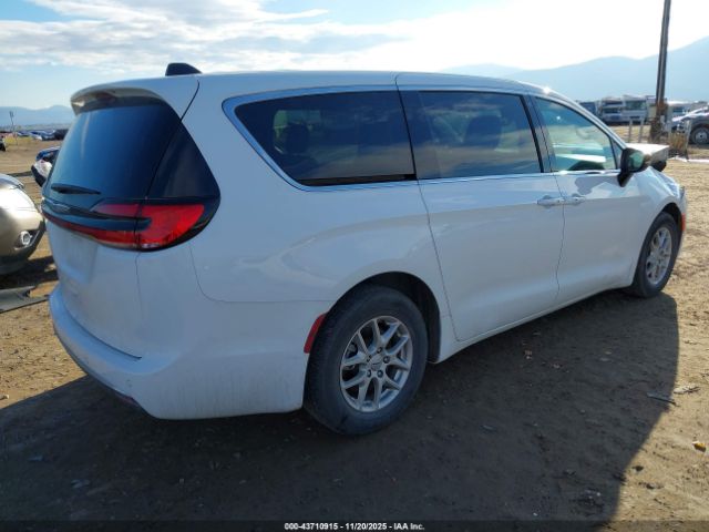 2025 CHRYSLER PACIFICA 2C4RC1BG2SR526234 Photo 3