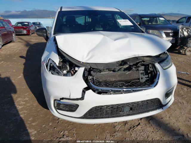 2025 CHRYSLER PACIFICA 2C4RC1BG2SR526234 Photo 5