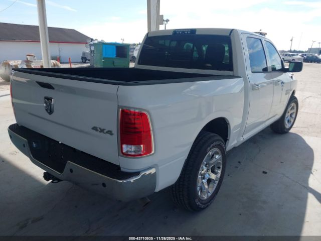 2016 RAM 1500 3C6RR7KT8GG334397 Photo 3