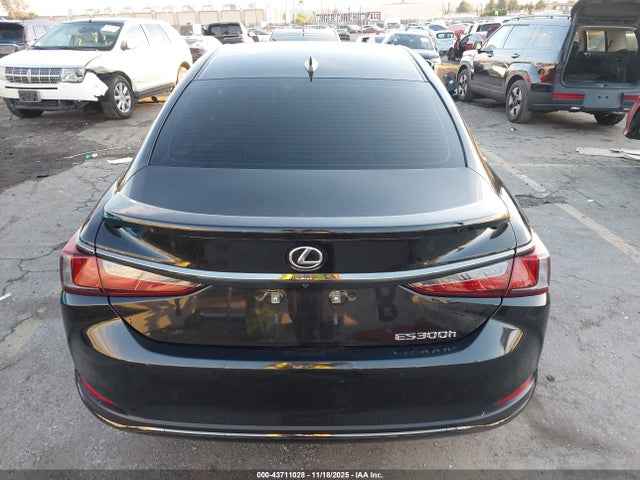 Продажа на аукционе авто 2025 Lexus Es 300h F Sport Design, vin: 58ADA1C15SU062356, номер лота: 43711028