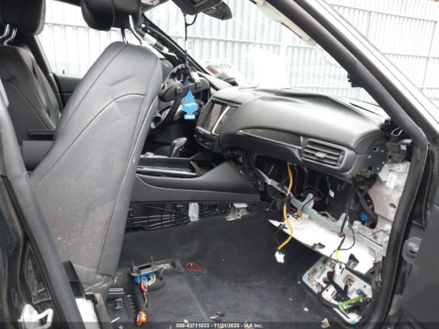 2019 MASERATI LEVANTE ZN661XUA3KX308307 Photo 4