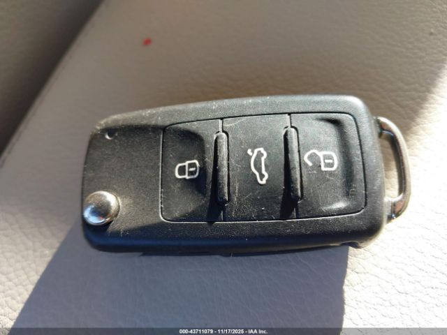 2017 VOLKSWAGEN TIGUAN WVGAV7AX8HW510272 Photo 10