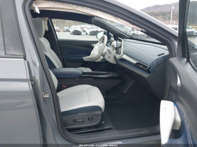 2023 VOLKSWAGEN ID.4 1V25MPE84PC025430 Photo 4