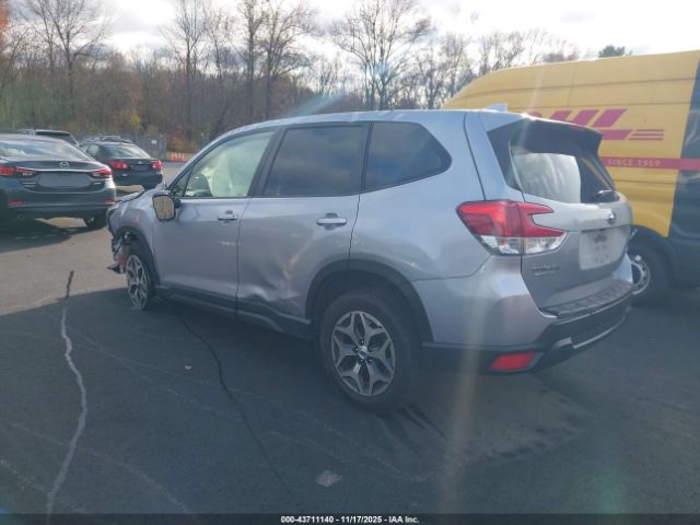 2020 SUBARU FORESTER JF2SKAGC3LH406080 Photo 2