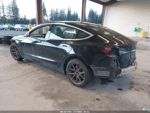2019 TESLA MODEL 3 5YJ3E1EBXKF384405 Photo 2