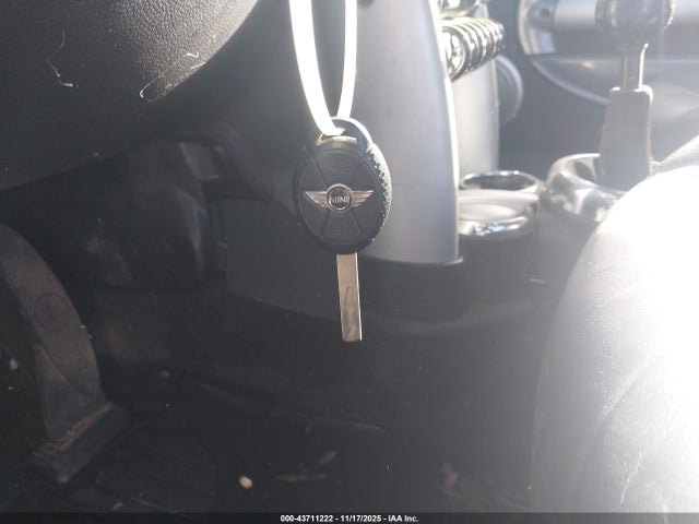 2006 MINI COOPER WMWRF33526TF65761 Photo 10