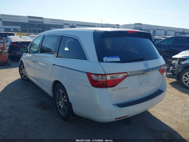 2011 HONDA ODYSSEY 5FNRL5H61BB071720 Photo 2