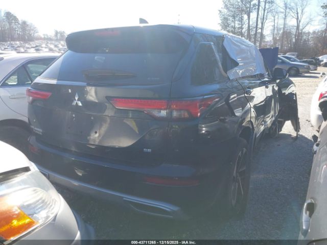 2022 MITSUBISHI OUTLANDER JA4J4UA80NZ052441 Photo 3