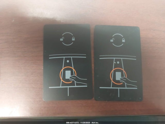 2024 TESLA MODEL Y 7SAYGDEEXRA260141 Photo 10