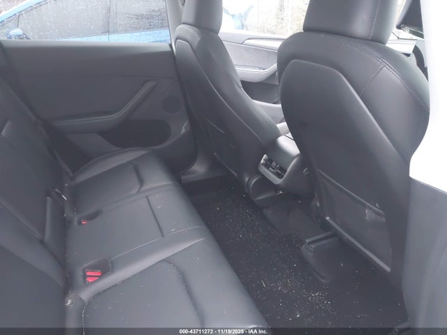 2024 TESLA MODEL Y 7SAYGDEEXRA260141 Photo 7