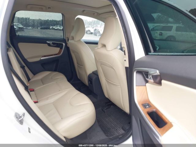 2017 VOLVO XC60 YV440MDU2H2101320 Photo 7