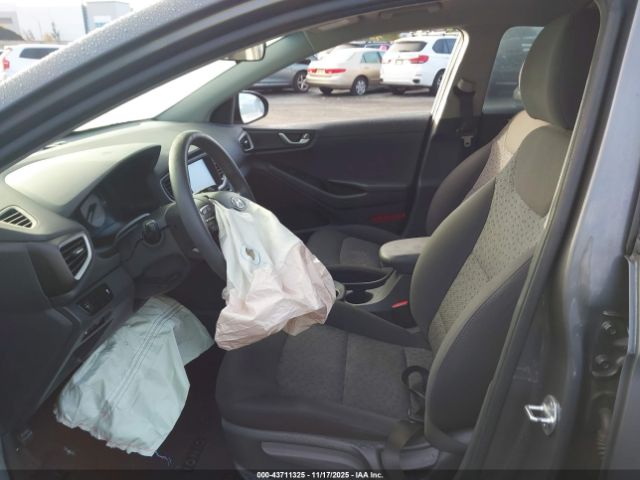2019 HYUNDAI IONIQ HYBRID KMHC65LC2KU163920 Photo 4