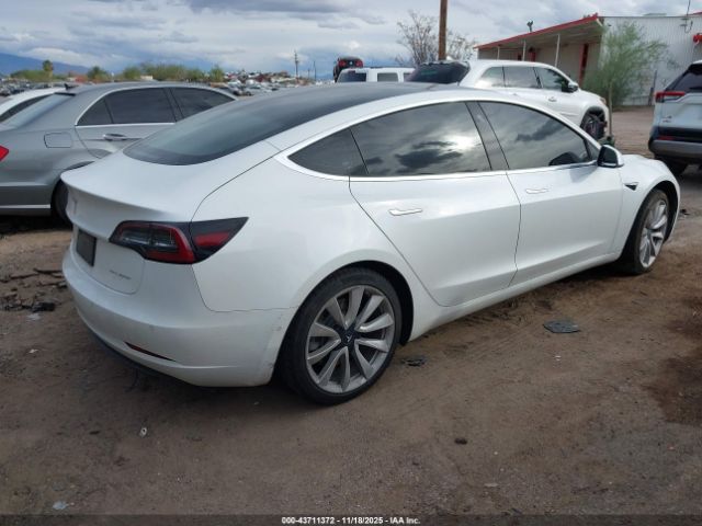 2019 TESLA MODEL 3 5YJ3E1EB5KF390175 Photo 3