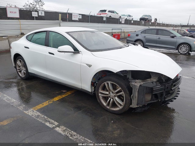 2013 TESLA MODEL S 5YJSA1CN2DFP12584 Photo 0