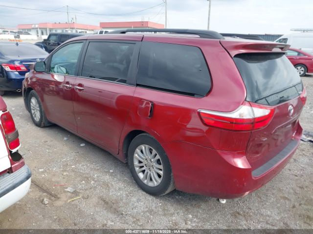 2017 TOYOTA SIENNA 5TDYZ3DCXHS850564 Photo 2