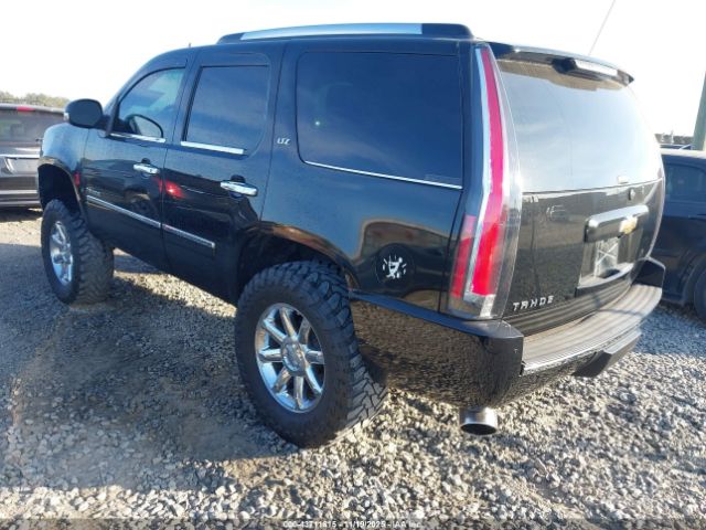 2011 CHEVROLET TAHOE 1GNSCCE06BR356582 Photo 2