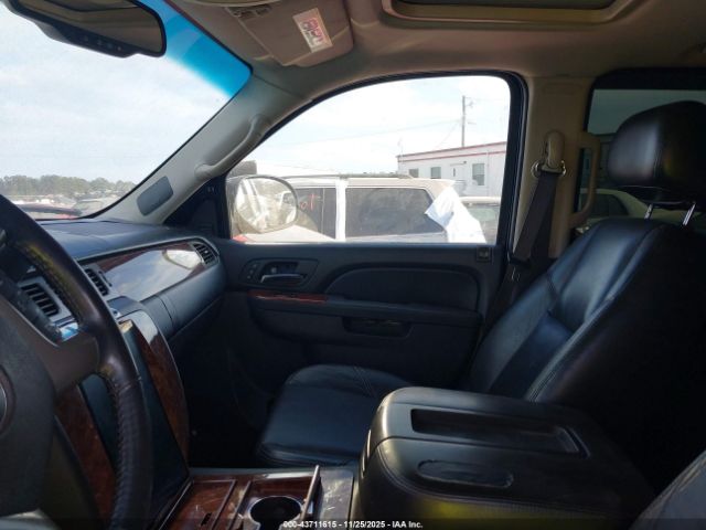 2011 CHEVROLET TAHOE 1GNSCCE06BR356582 Photo 4