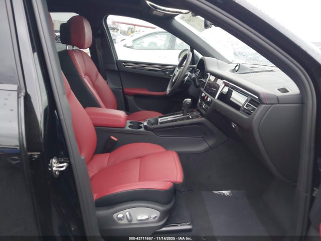 2025 PORSCHE MACAN WP1AA2A57SLB13905 Photo 4