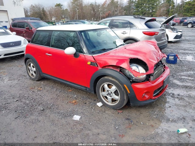 2011 MINI COOPER WMWSU3C51BT091901 Photo 0