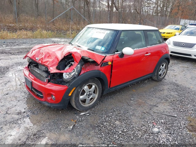 2011 MINI COOPER WMWSU3C51BT091901 Photo 1