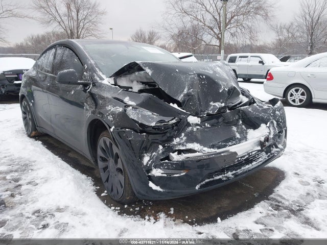 Auction sale of the 2025 Tesla Model Y Performance Dual Motor All-wheel Drive, vin: 7SAYGDEF2SA338622, lot number: 43711821