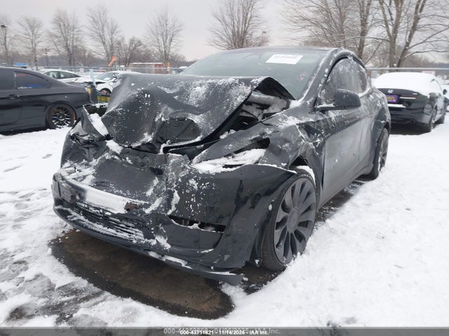 43711821 :رقم المزاد ، 7SAYGDEF2SA338622 vin ، 2025 Tesla Model Y Performance Dual Motor All-wheel Drive مزاد بيع