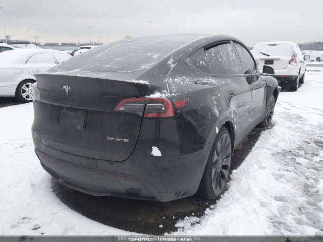 43711821 :رقم المزاد ، 7SAYGDEF2SA338622 vin ، 2025 Tesla Model Y Performance Dual Motor All-wheel Drive مزاد بيع
