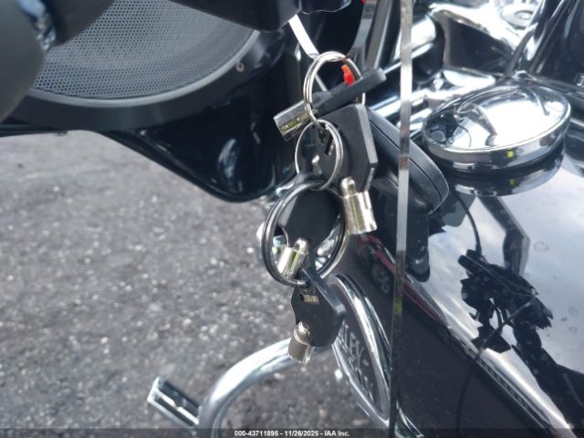 2010 HARLEY-DAVIDSON FLHRC 1HD1FR416AB609592 Photo 10