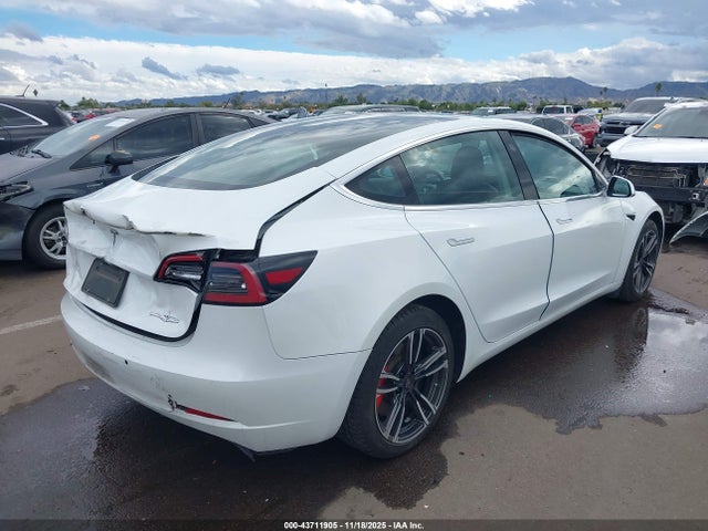 2019 TESLA MODEL 3 5YJ3E1EB1KF486952 Photo 3
