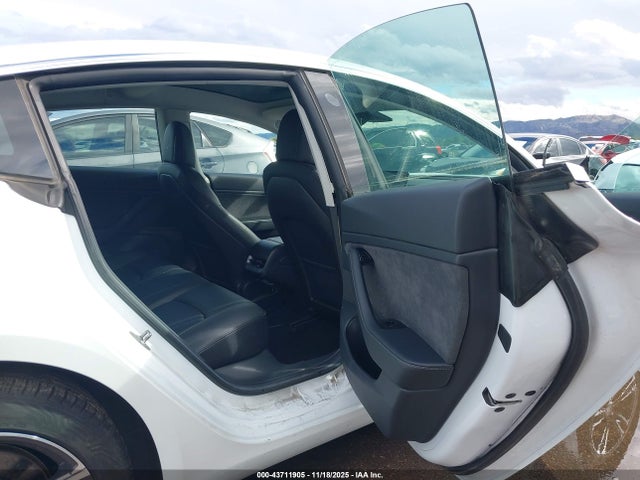 2019 TESLA MODEL 3 5YJ3E1EB1KF486952 Photo 7