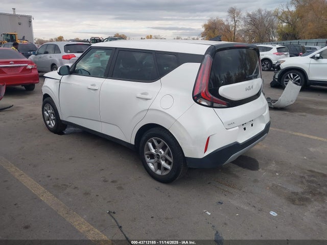 KNDJ23AU3R7238379 KIA SOUL LX