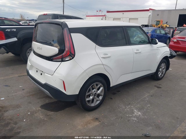 KNDJ23AU3R7238379 KIA SOUL LX