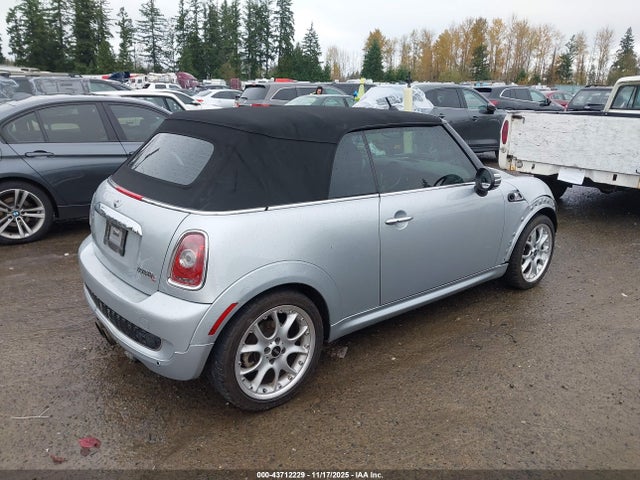2010 MINI COOPER S WMWMS3C51ATY09430 Photo 3
