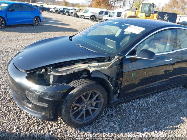 2018 TESLA MODEL 3 5YJ3E1EA2JF004981 Photo 5