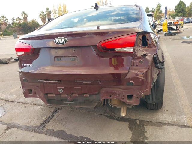Продажа на аукционе авто 2018 Kia Forte Lx, vin: 3KPFK4A7XJE254931, номер лота: 43712315
