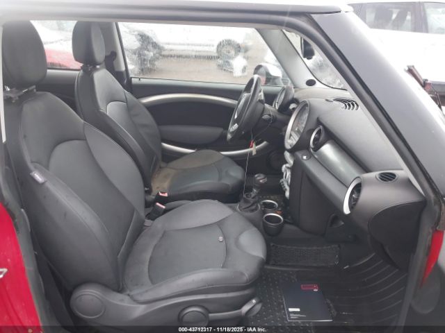 2008 MINI COOPER S WMWMF73568TV32361 Photo 4