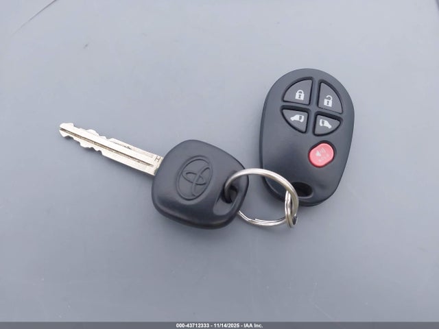 5TDKZ3DC1KS017829 Toyota Sienna Le 8 Passenger