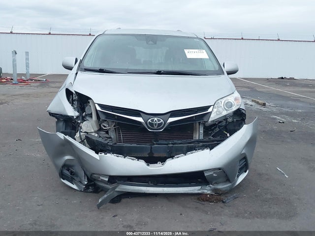 5TDKZ3DC1KS017829 Toyota Sienna Le 8 Passenger