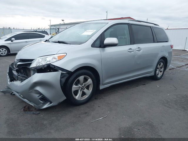 5TDKZ3DC1KS017829 Toyota Sienna Le 8 Passenger