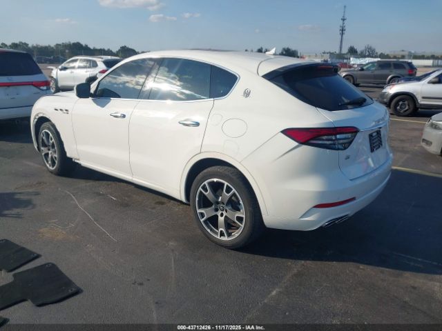2021 MASERATI LEVANTE ZN661XUA2MX373359 Photo 2