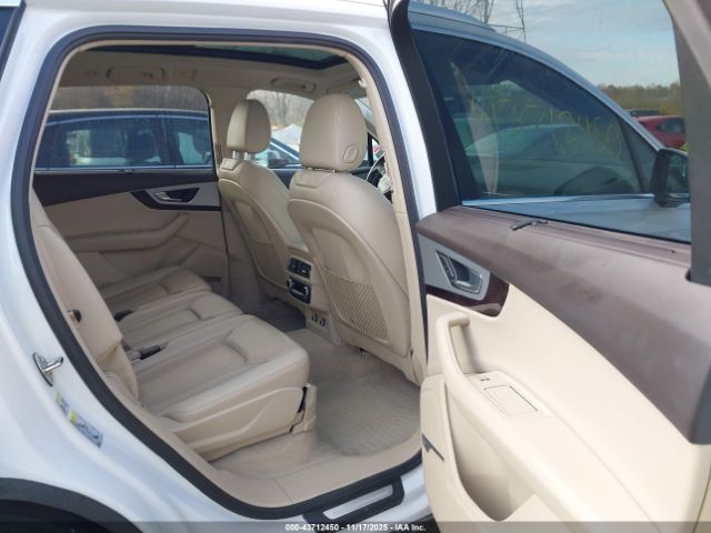 2019 AUDI Q7 WA1LHAF74KD033394 Photo 7