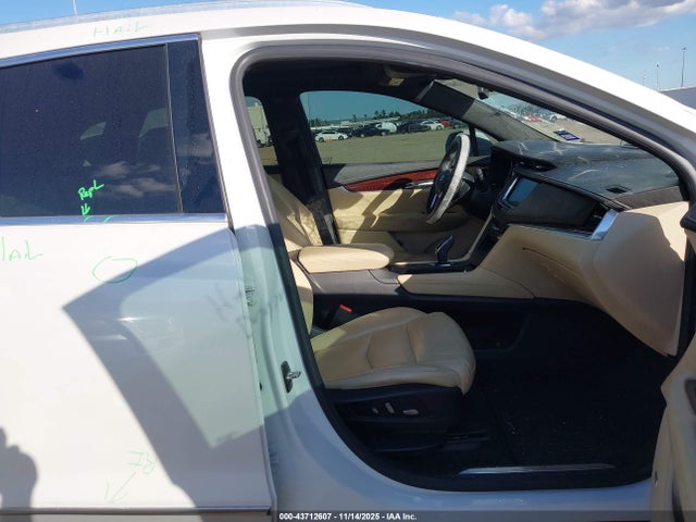 2017 CADILLAC XT5 1GYKNBRS7HZ323232 Photo 4